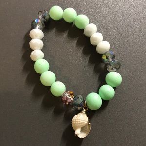 Stretchy beaded bracelet